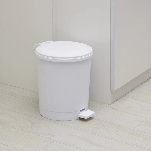 Mainstays 1.5 Gallon Round White Plastic Indoor Step Trash Can for Bathroom