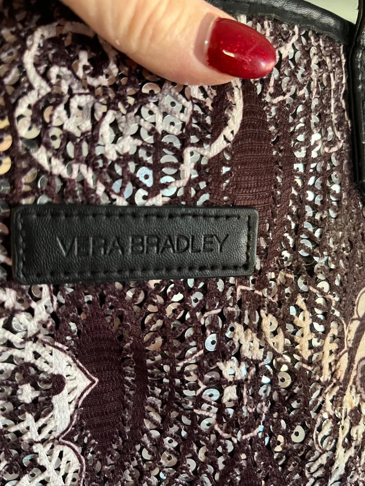 "Bolso de Hombro Vera Bradley Paisley Lentejuelas Negro Blanco 21x14x6"" Raro Leer Usado en Excelente Condición" Foto 3 de 4