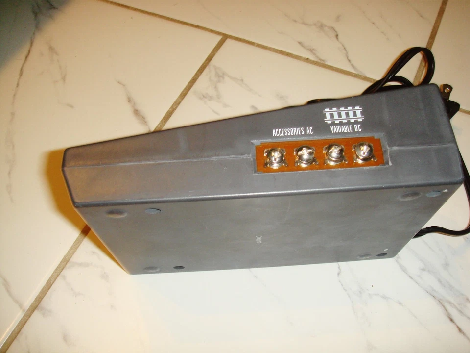 3 Hobby Transformers  Railpower 1370  Spectrum 44-6681  Life-Like  Model Train - Image 3 of 4