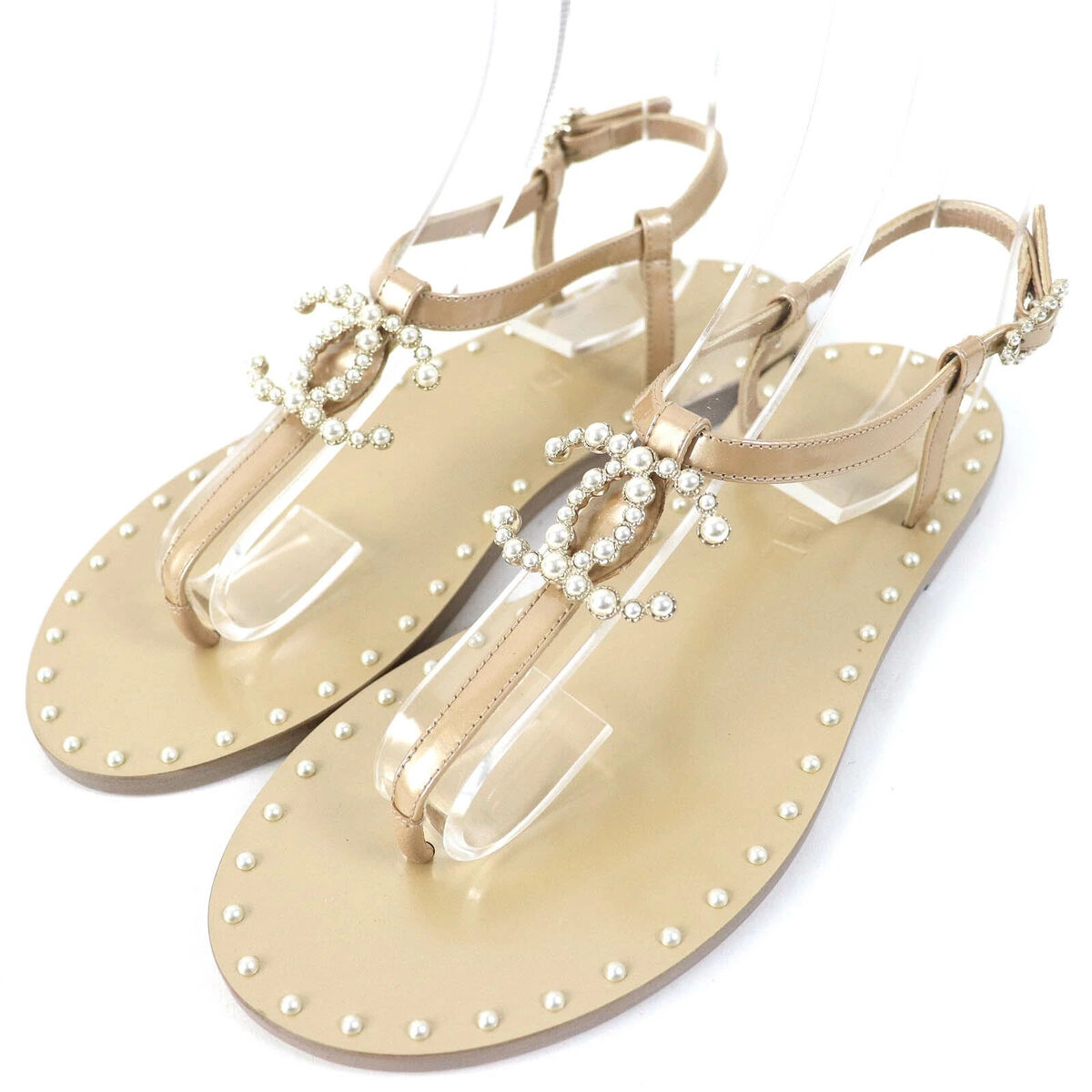CHANEL 17P G32551 Pearl COCO Mark Leather Thong Sandals 35C CHANEL 17P G32551 Pearl COCO Mark Leather Thong Sandals 35C