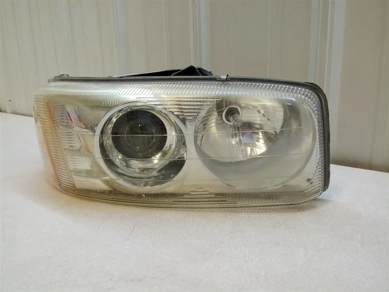2007 GMC Sierra 1500 Classic Style Headlight Right Passenger Side Depo - Image 3 of 4