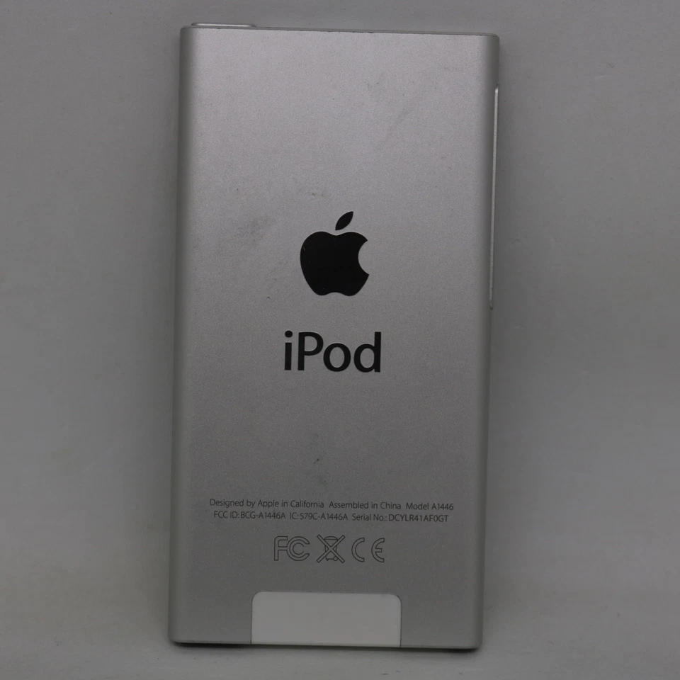 Apple iPod nano 7. Generation Silber (16GB) Bluetooth / MP3 Player / vom Händler - Bild 2 von 4