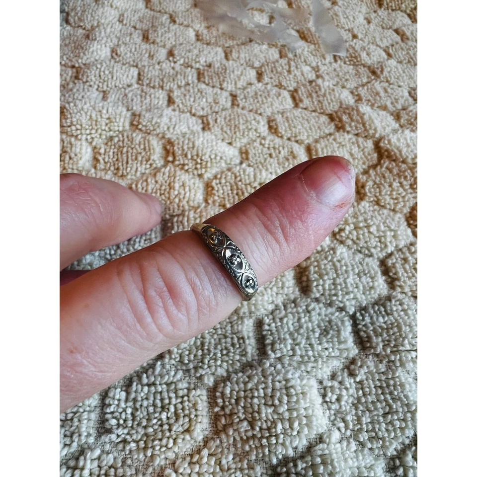 Alianza de boda/anillo de promesa vintage de diamantes redondos de piedra de oro blanco talla 5 Foto 2 de 4