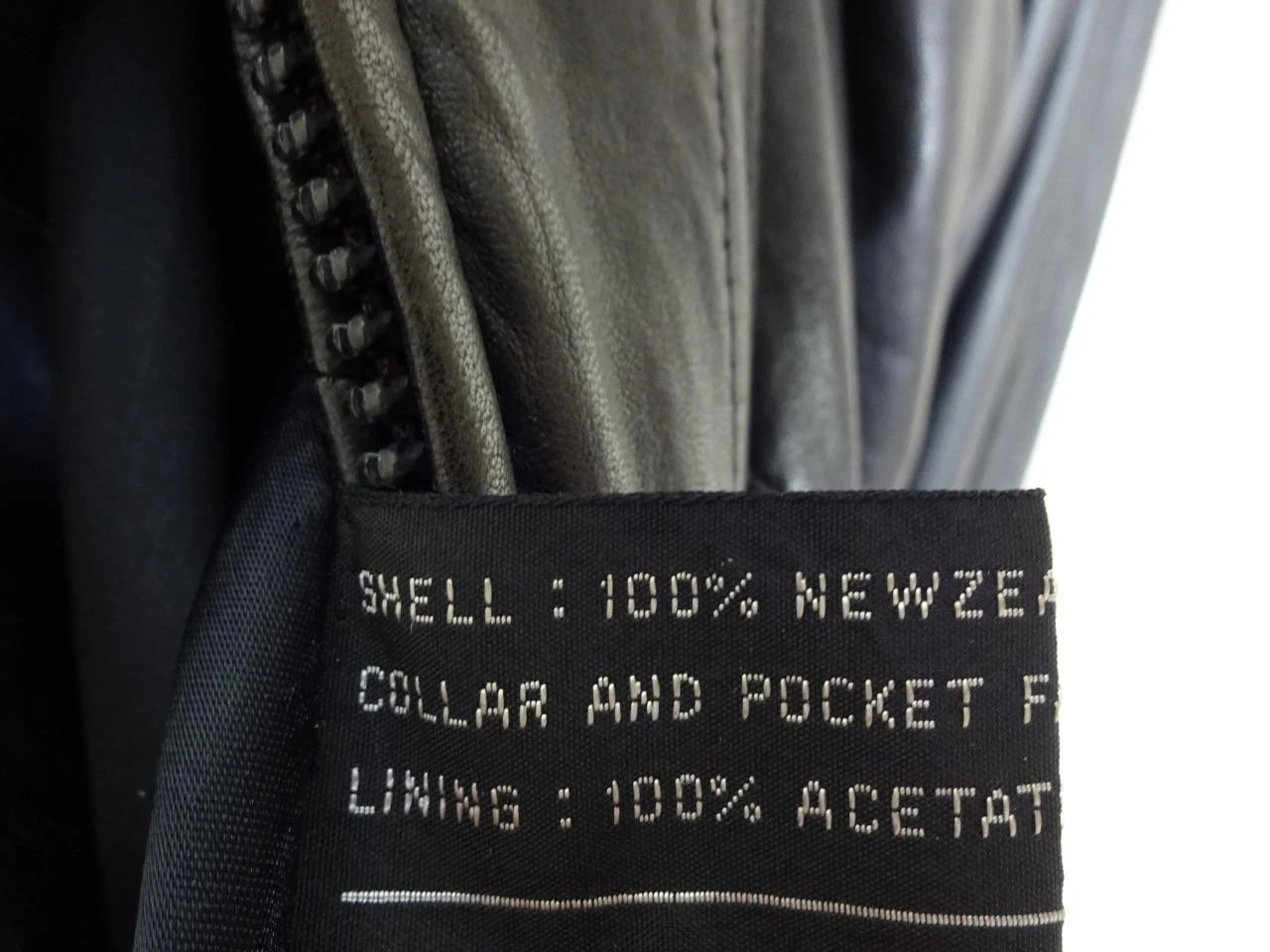 VINTAGE ANDREW MARC BLACK LEATHER THICK GENUINE FUR LINED/COLLAR BOMBER JACKET S - product detail image 5