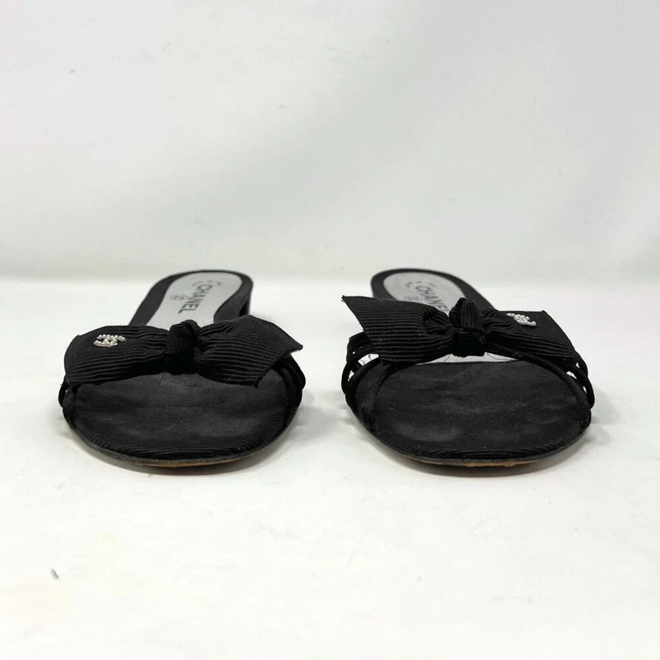 Chanel Black Grosgrain Bow Slide Sandals with Pearl Interlocking Logo  Size 39.5 - Image 3 of 4