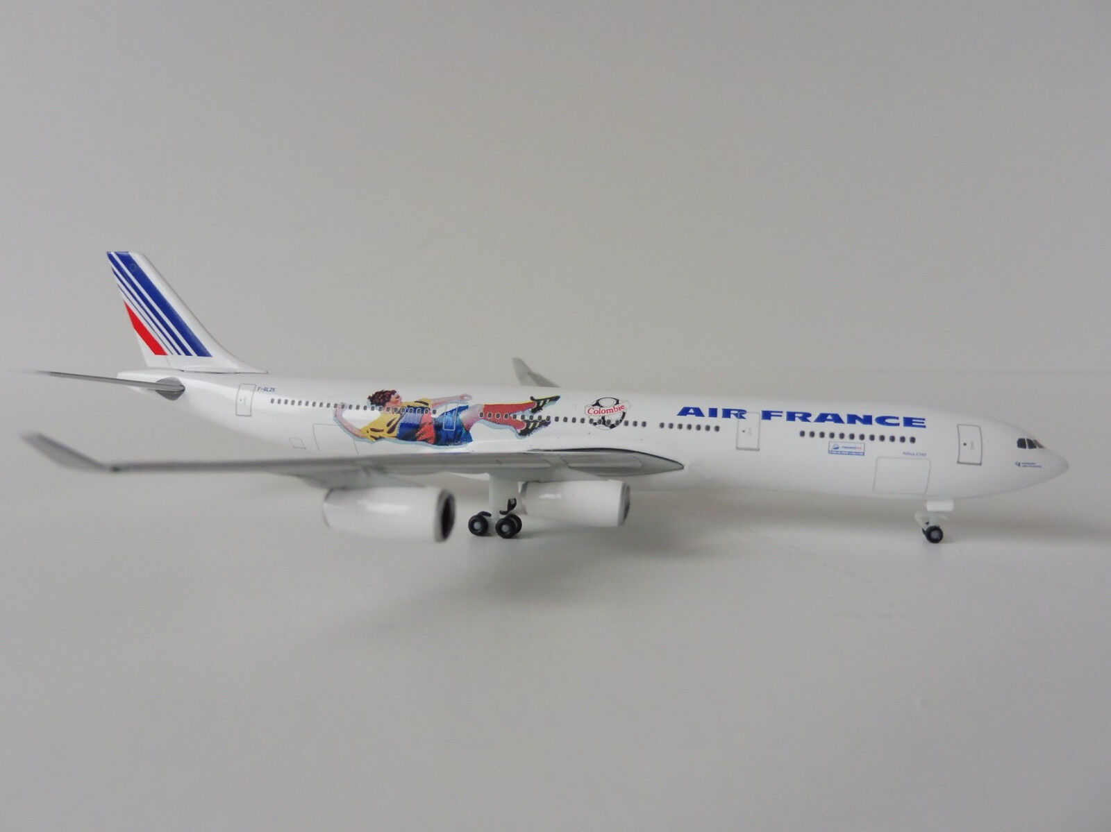 AIR FRANCE FOOTBALL 1998 Airbus A340-300 1/500 Herpa 531412 A340 A 340