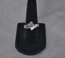 Vintage 10K White Gold Ring with Black and White Diamonds Size 6.75