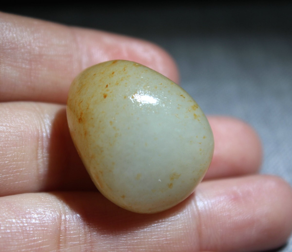 2.9 cm Certified 100% Hetian jade Raw stone~Pendants 和田玉原石籽