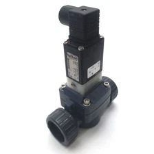 Burkert 42008 Solenoid Diaphragm Valve, 2-Way, NC, 7-85PSI, 1" True Union, 24VDC
