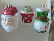 VTG 3pc SANTA CLAUS & SNOWMAN HEADS & CUPCAKE Glass CHRISTMAS Ornament Lot (#5