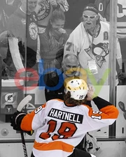 Scott Hartnell Hulk Hogan Taunt Philadelphia Flyers 8x10 NHL Hockey Photo