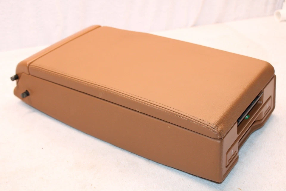 Consola trasera AUDI B6 C6 B7 A4/S4 A6/S6 S-line con portavasos + kit de primeros auxilios OEM Foto 4 de 4