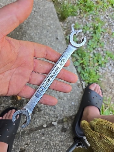 Craftsman USA 44173 Flare Nut Wrench 5/8" x 11/16" SAE, -V- Series #4 - Picture 3 of 3