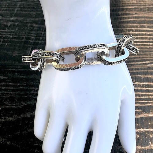 Pulsera granulada oxidada de eslabones martillados de plata de ley de gran tamaño LOIS HILL - Imagen 5 de 16
