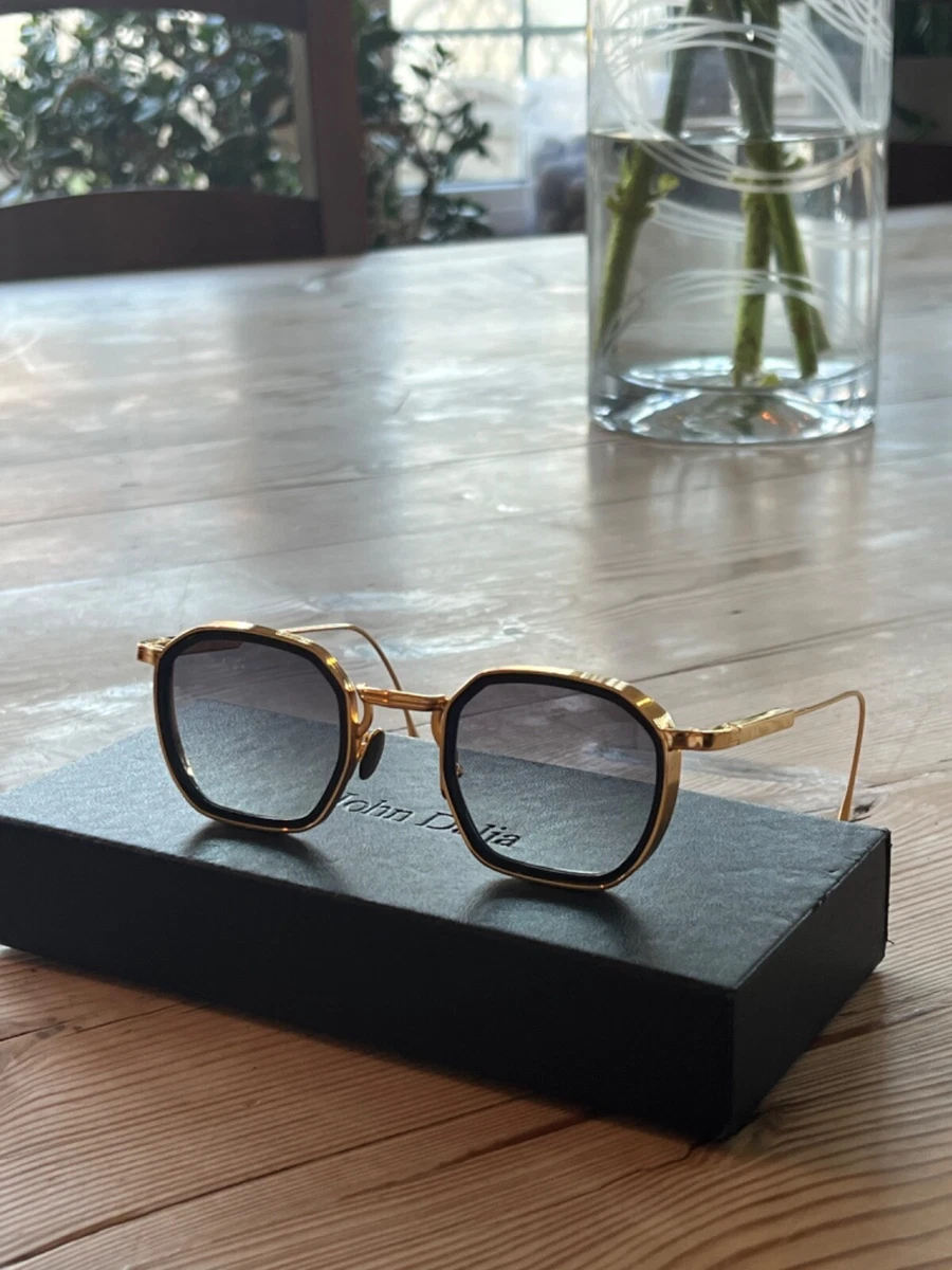 Leo sunglasses top