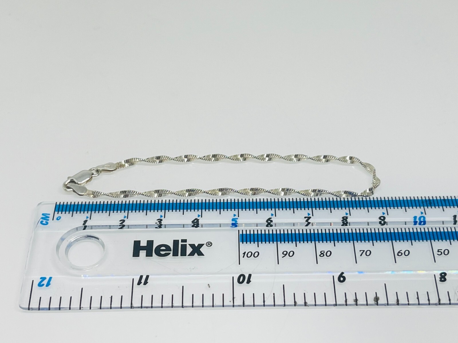 Gorgeous Sparkling Solid Twisted Chain Bracelet 1… - image 4