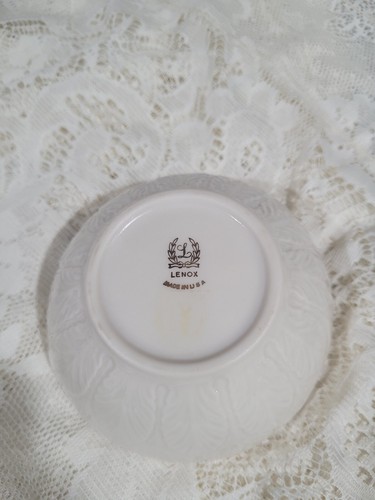 Lenox Leaf/Feather Design Porcelain Candy/Nut Dish Bowl Ivory Gold Christmas - Picture 5 of 8