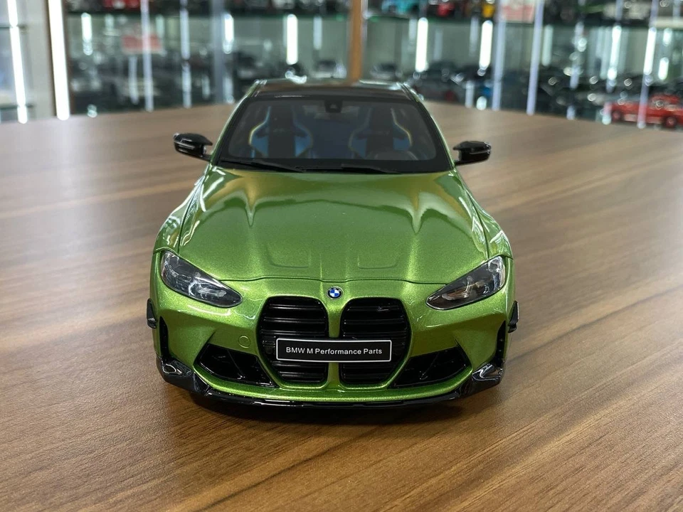 BMW M4 Competition (G82) M Performance 2021 en verde Java | Edición limitada [resina 1/18] Foto 2 de 4