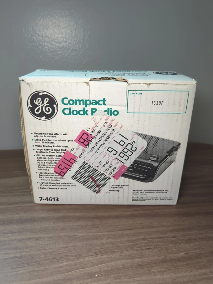 GE 7-4613 Reloj Despertador Digital Radio AM/FM Ahorro de Espacio Nuevo Caja Abierta Rojo LED⏰ Foto 3 de 4