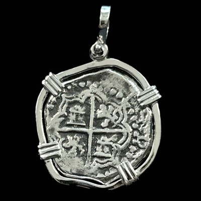 Atocha Schmuck - seltsame Form mittlere Stücke von 8 Silber Münze Anhänger