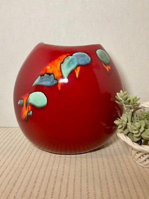 POOLE POTTERY ENGLAND VOLCANO GLAZE VASE WITH STRIKING COLORS......SIGNED!