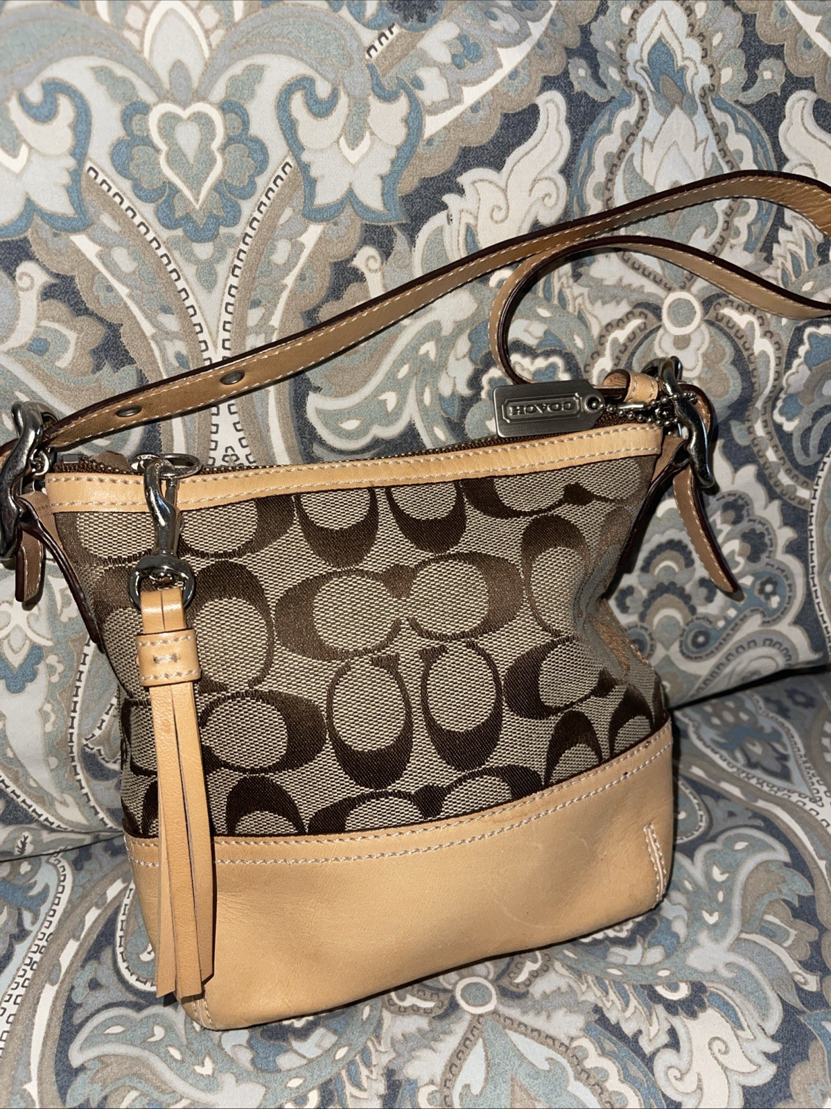 ​Vintage 2004 COACH Signature Demi Pouch Baguette Y2K Khaki Tan Tassel Bag 1523