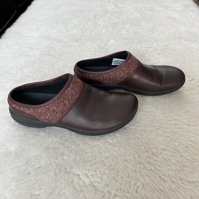 Merrell Dark Brown/Burgundy Leather/Fabric Slip On Women display picture 2