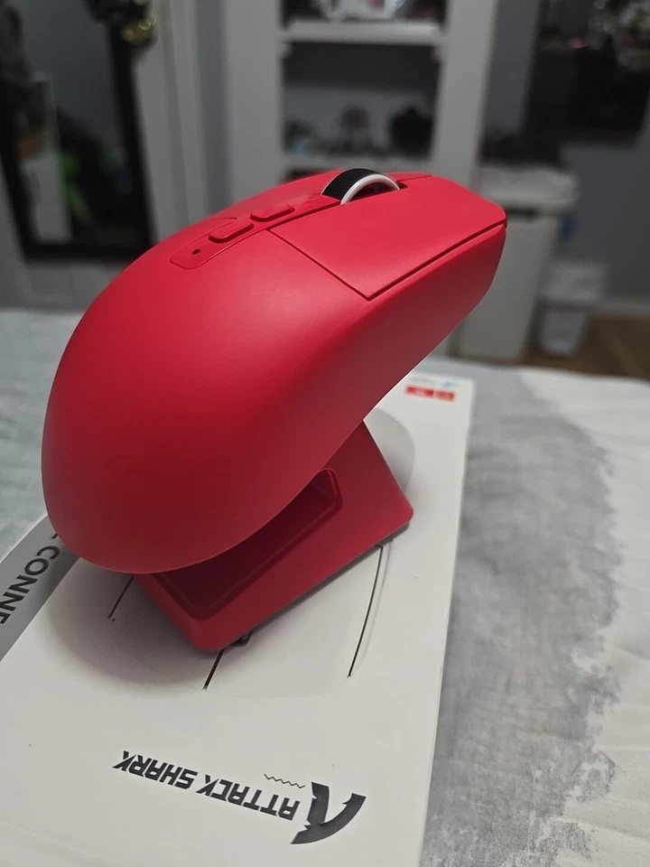 ATTACK SHARK X6 49g SUPERLIGHT Mouse with Magnetic Charging Dock, PixArt PAW3395 - Image 2 of 4