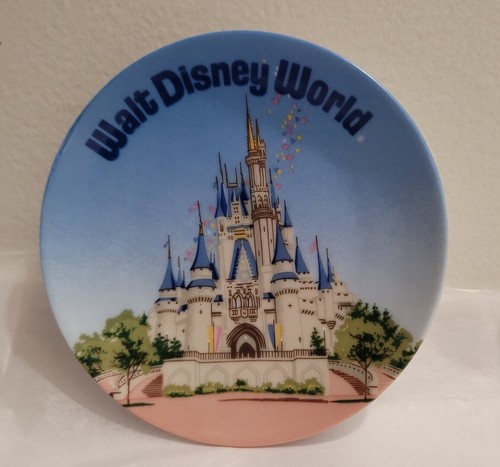 2 Walt Disney World Collectors Plates Set Princess Castle Cinderella Japan EUC - Picture 6 of 7