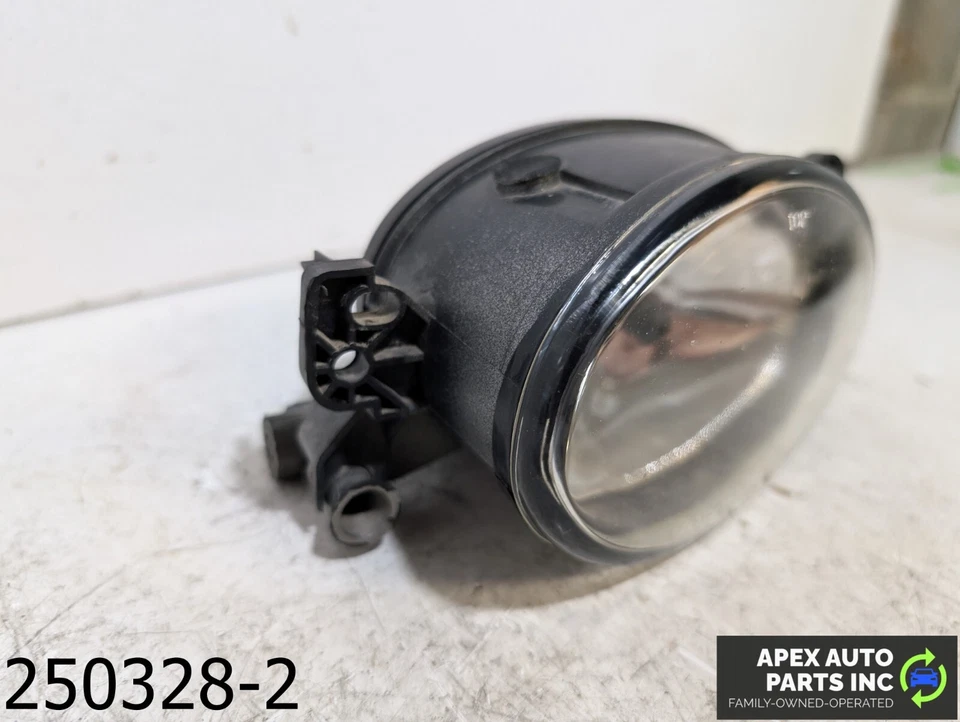 Faro antiniebla delantero izquierdo OEM 2007-2009 Mercedes E350 3,5 L Foto 2 de 4
