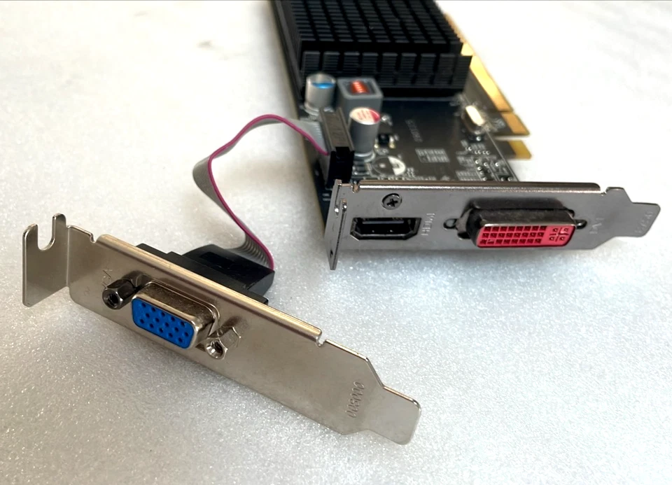 XFX ATI Radeon HD4350 512MB DDR2 DVI HDMI VGA PCI-E Video Graphics Card - Image 4 of 4