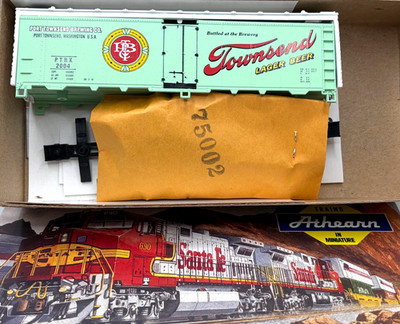 HO GREENWAY PRODUCTS CUSTOM PAINTED BEER REEFER KIT PORT TOWNSEND BEER WASHINGTO