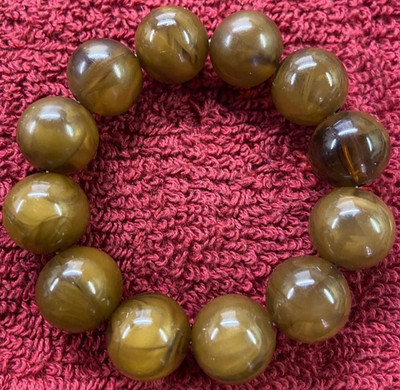 Vintage Very Nice Cats Eye colored Stretch Bracelet. B35
