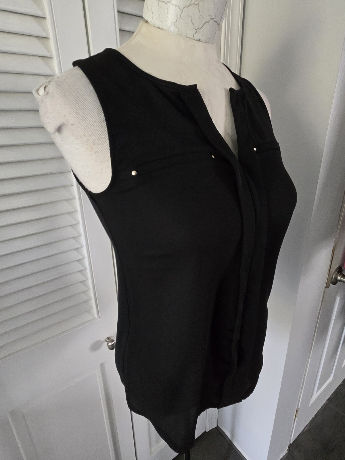 Express Sleeveless Split Neck Pleated Top Gold St… - image 5