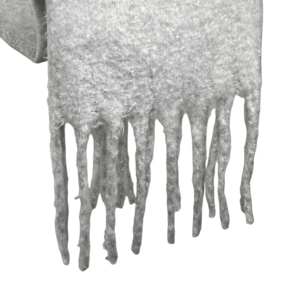 Bufanda envolvente American Eagle gris claro polar flecos dobladillo cuello chal talla única Foto 3 de 4