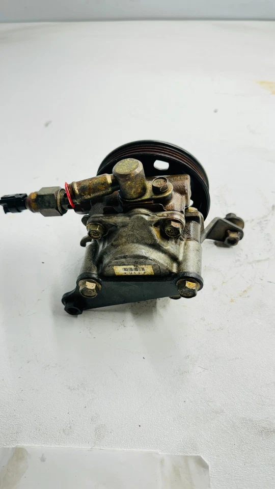 2000-Toyota Camry Power Steering Pump Assembly OEM - Image 4 of 4