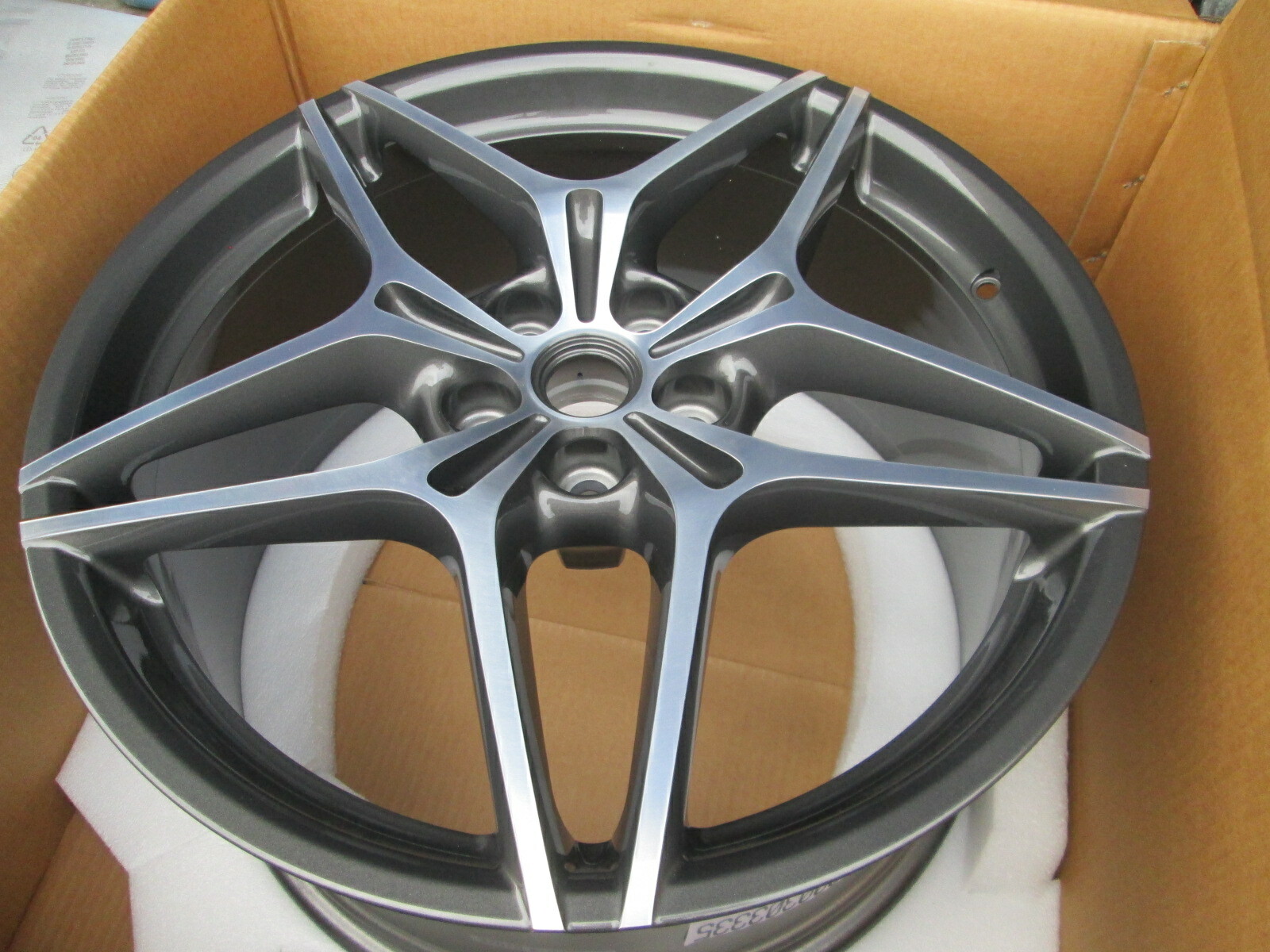 Ferrari California T   Wheel / Rim Set # 303333,  303335 8x20 Frnt -10x20 Rear