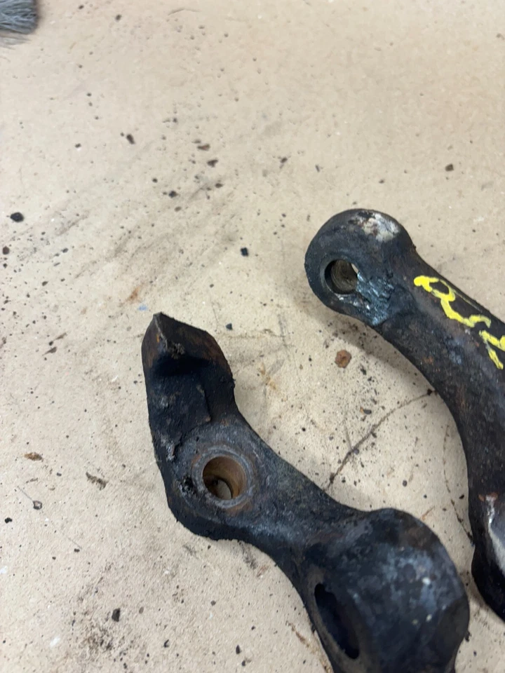 1972 - 86 道奇 D250 D350 前 2WD 盘式制动盘安装 STEERING ARM BRACKETS — 第 4/4 张图片