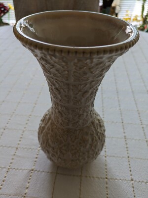 vintage Mastercraft Int USA, beige trumpet shape ceramic vase, 9in tall