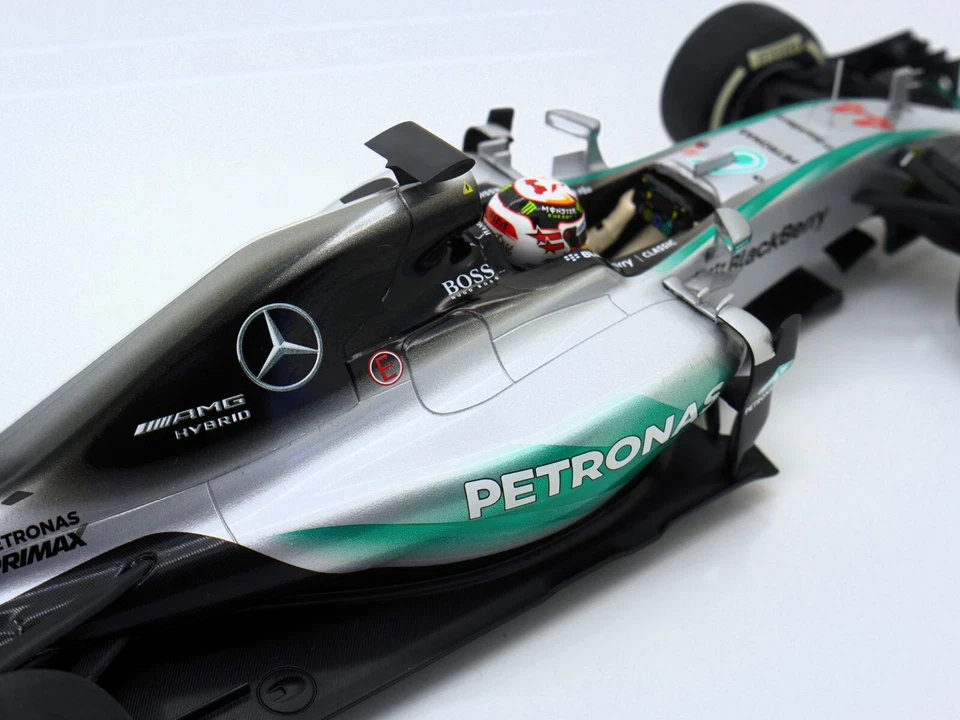 MINICHAMPS MERCEDES W06 L HAMILTON GANADOR AUTRALIAIN GP 2015 C ESCALA 1-18 Foto 4 de 4