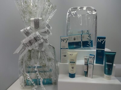 No7 Protect & Perfect Skincare Collection Geschenkkorb für Sie