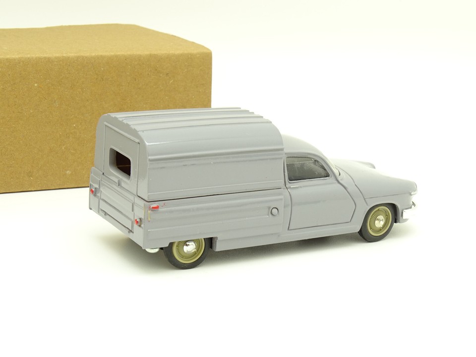 Leader Résine 1/43 - Panhard PL17 F65 Grise
