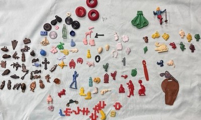 70 +Vintage Cracker Jack Charm Prizes Toys Mixed Lot Donald Duck other old toys