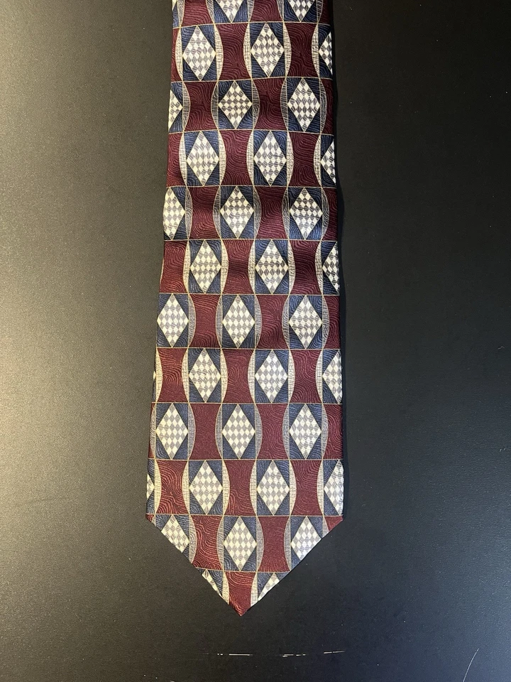 Corbata vintage de seda Pierre Cardin para hombre hecha en EE. UU. diamante rojo gemoétrico Foto 4 de 4