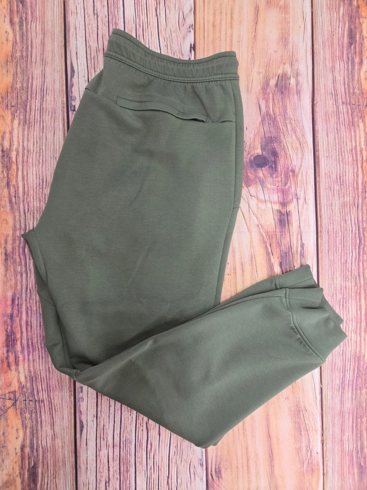 Pantalones deportivos grandes American Eagle verde oliva para hombre Foto 3 de 4