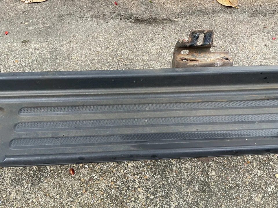 Ford Expedition 2003-2017 estribo lado derecho del pasajero 2L14-16486-AD Foto 4 de 4