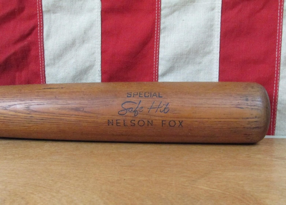 Vintage 1960s Hillerich & Bradsby Co.Wood Baseball Bat Nelson Fox