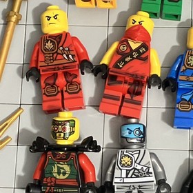 LEGO&reg; Minifigure Lloyd Jungle Knee Pads Tournament 70749 Ninjago H2 3