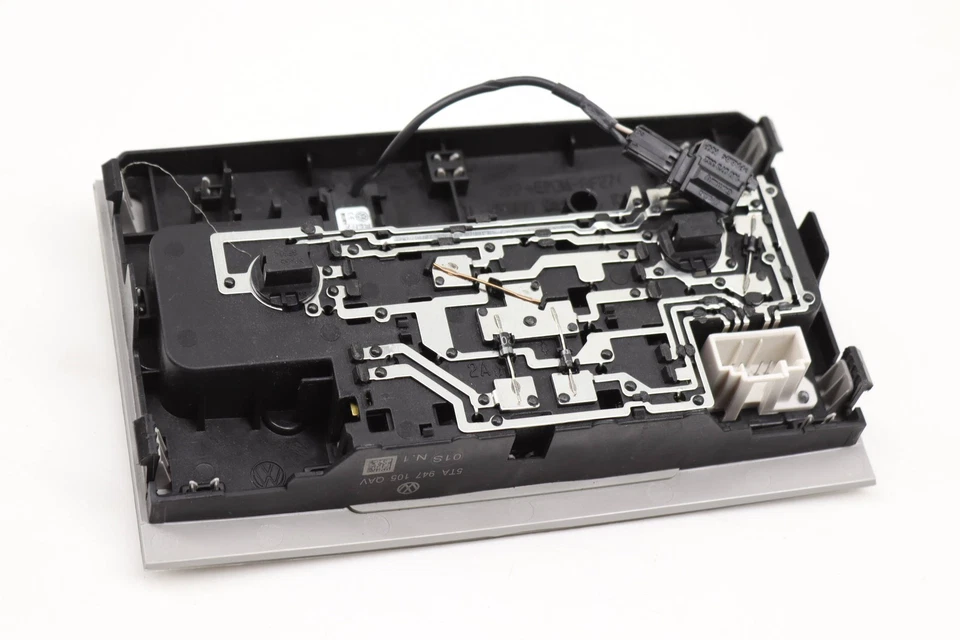 VW TIGUAN 2018-2021 - Luz de lectura cúpula interior delantera 5TA947105 Foto 2 de 4