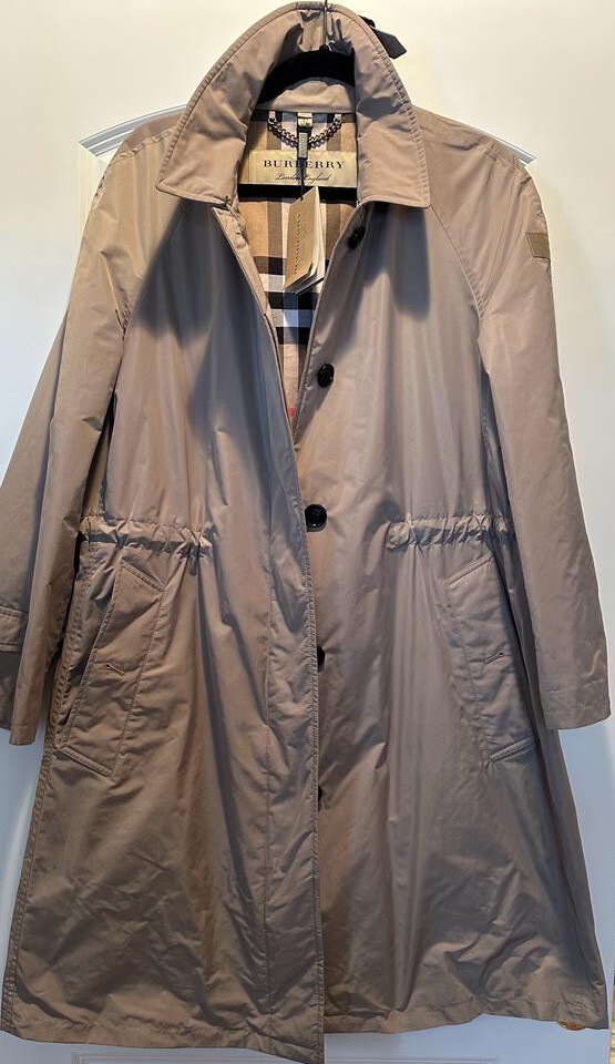 Arriba 70+ imagen burberry women's rain jacket with hood Abzlocal.mx